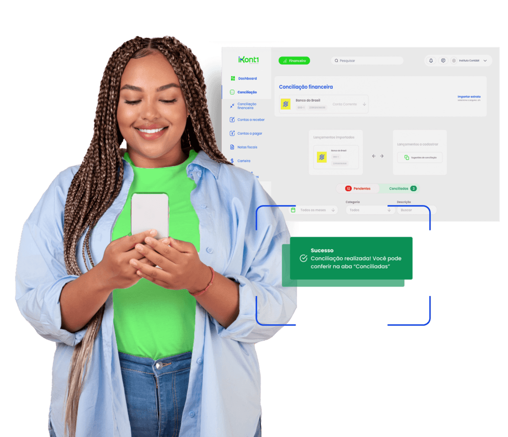 Mulher usando smartphone com interface do iKont1